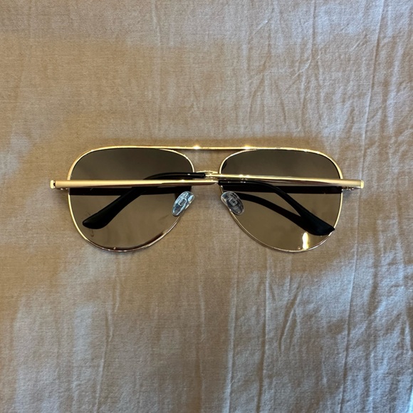 Quay Sunglasses - Picture 3 of 3